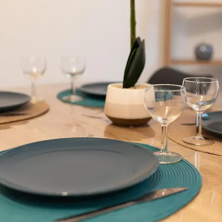 Apartment Spacieux T2 Au Centre Avec Parking Et Climatisation *