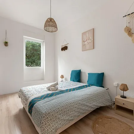 Spacieux T2 Au Centre Avec Parking Et Climatisation *