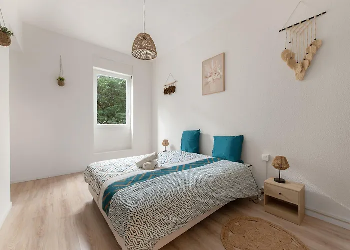 Spacieux T2 Au Centre Avec Parking Et Climatisation *